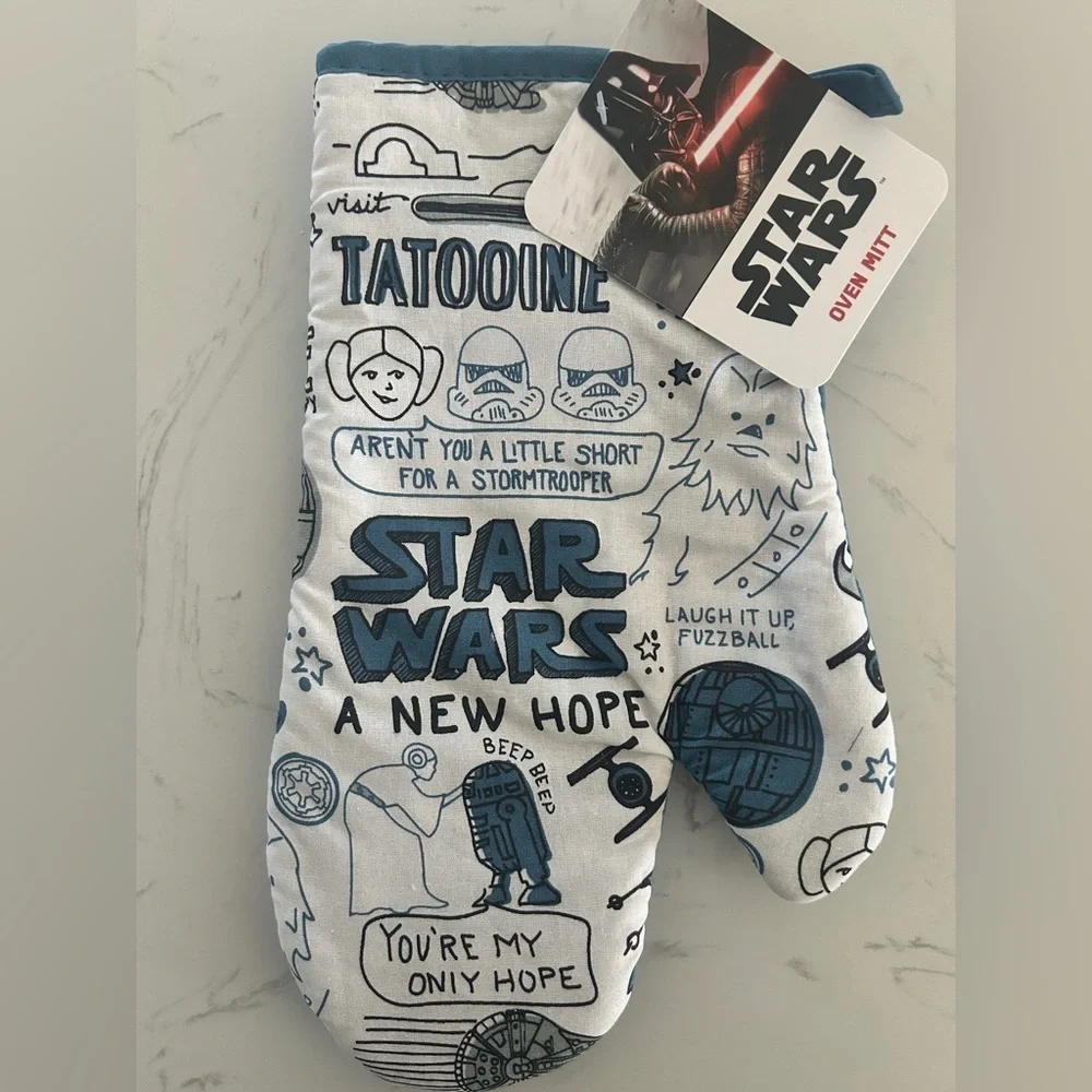 Star Wars “A New Hope” Oven Mitt – Official Disney Merchandise- NWT